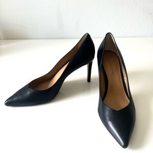 Sexy Banana Republic Black Leather Pumps